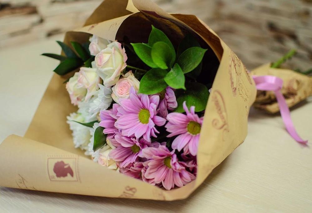 Букет цветов из: Розы и Хризантемы в Мари-Туреке