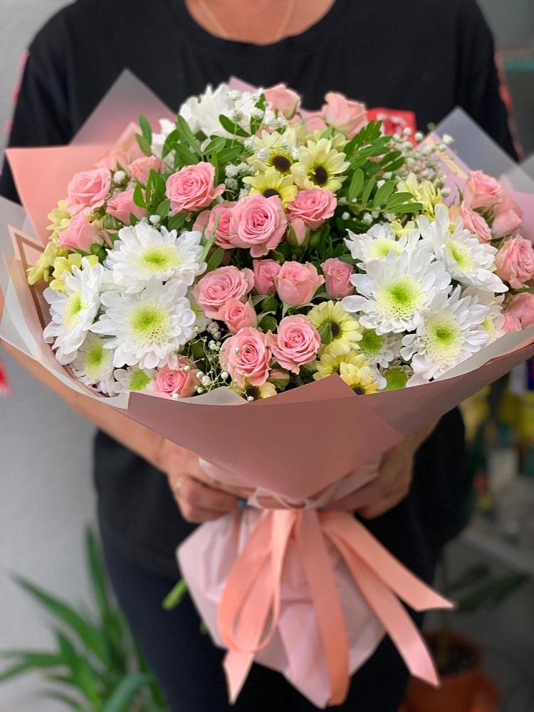 Букет цветов из: Розы и Хризантемы в Мари-Туреке