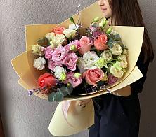 Букет цветов из:  Розы, Лизиантусы и Гвоздики #REPLACE_PRED# Мари-Туреке