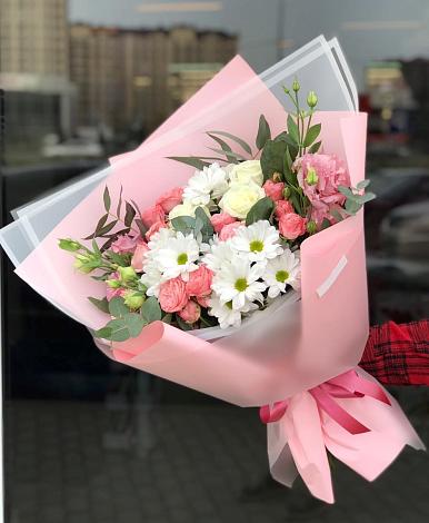 Букет цветов из: Розы, Лизиантусы и Хризантемы в Мари-Туреке
